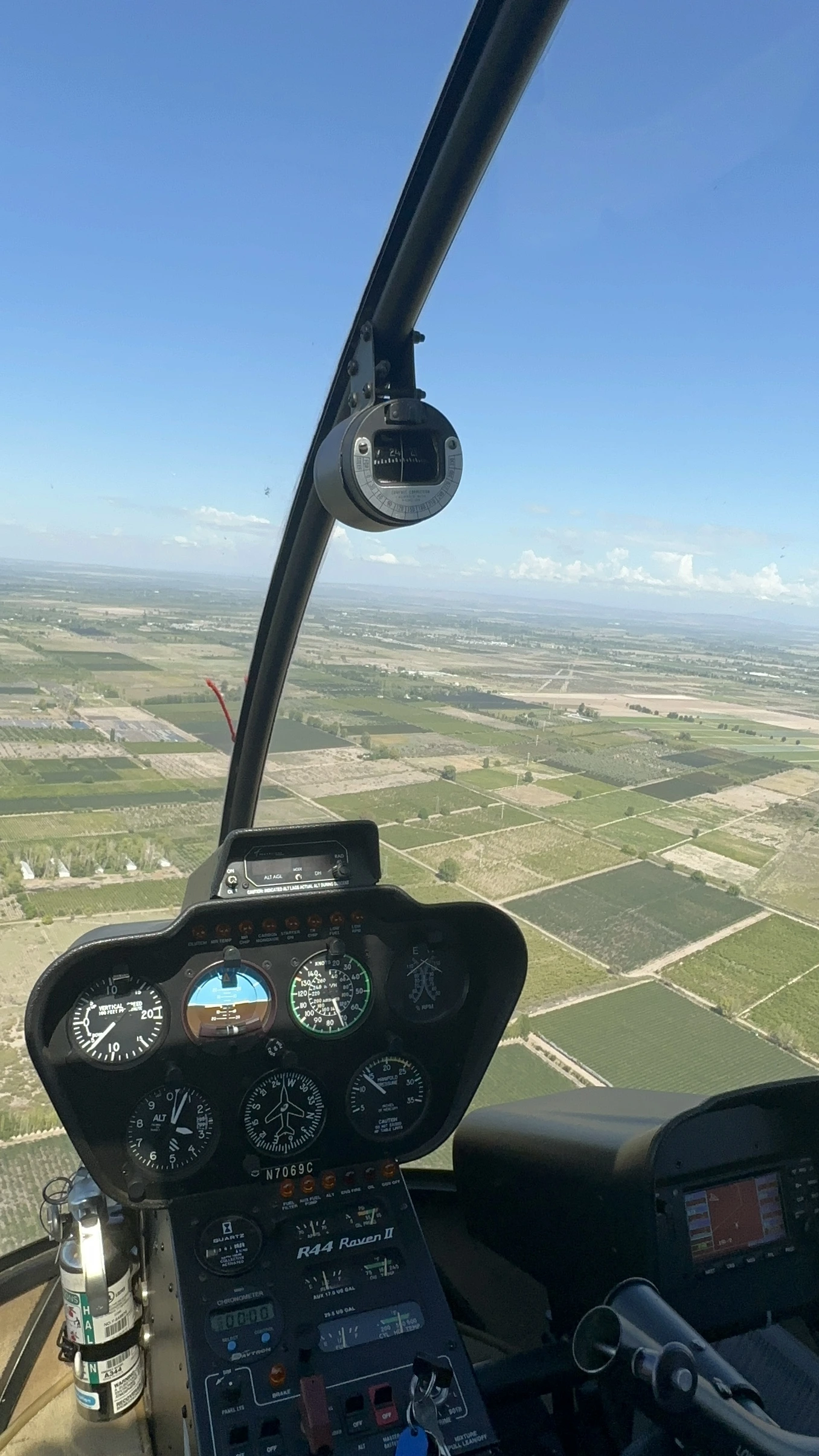 Helicóptero en vuelo sobre Carrizal