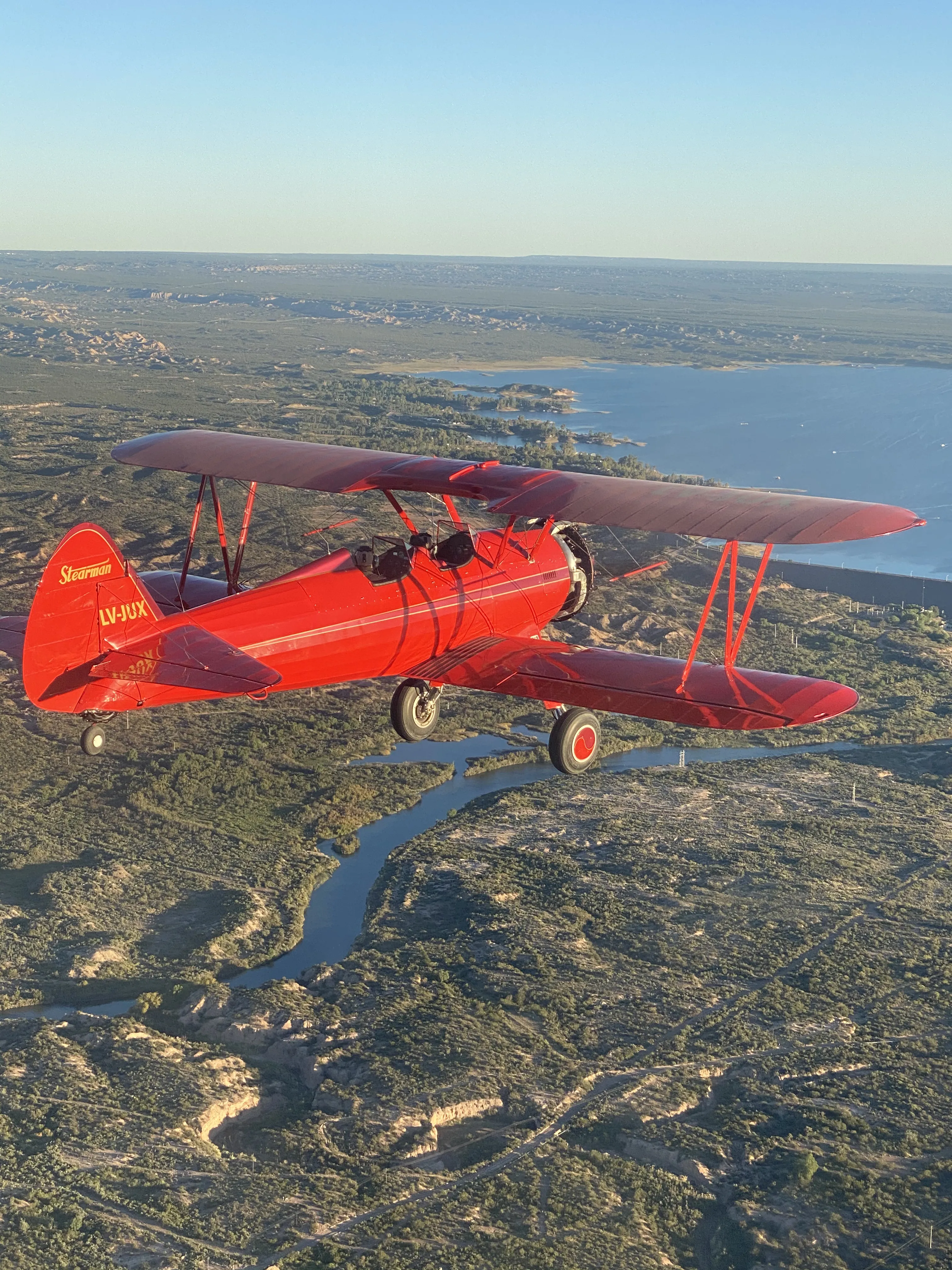 Boeing Stearman en pista